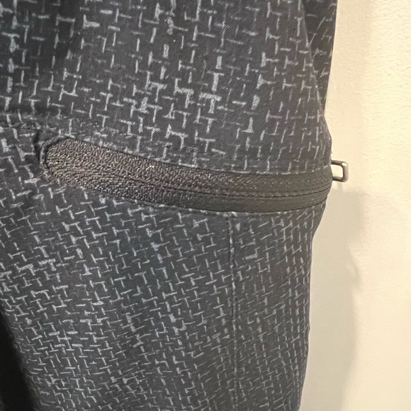 Lululemon Black & Gray Patterned Shorts - Picture 5 of 6